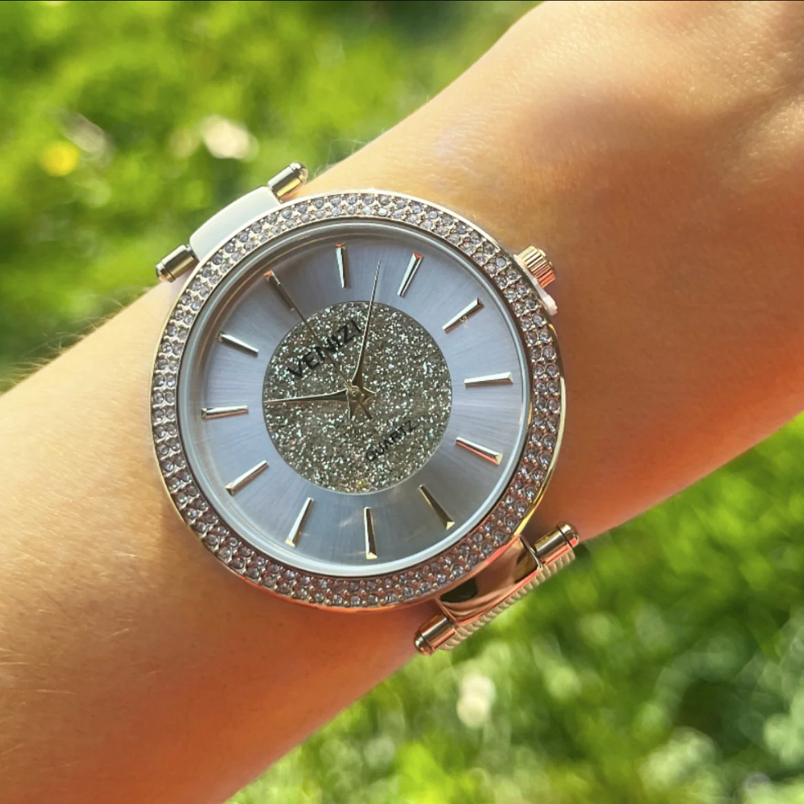 Montre Venizi dorée avec paillettes et strass - Image 3