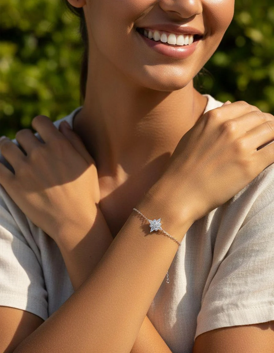 BRACELET EN ARGENT MOTIF FLEUR AVEC PIERRES - Image 2