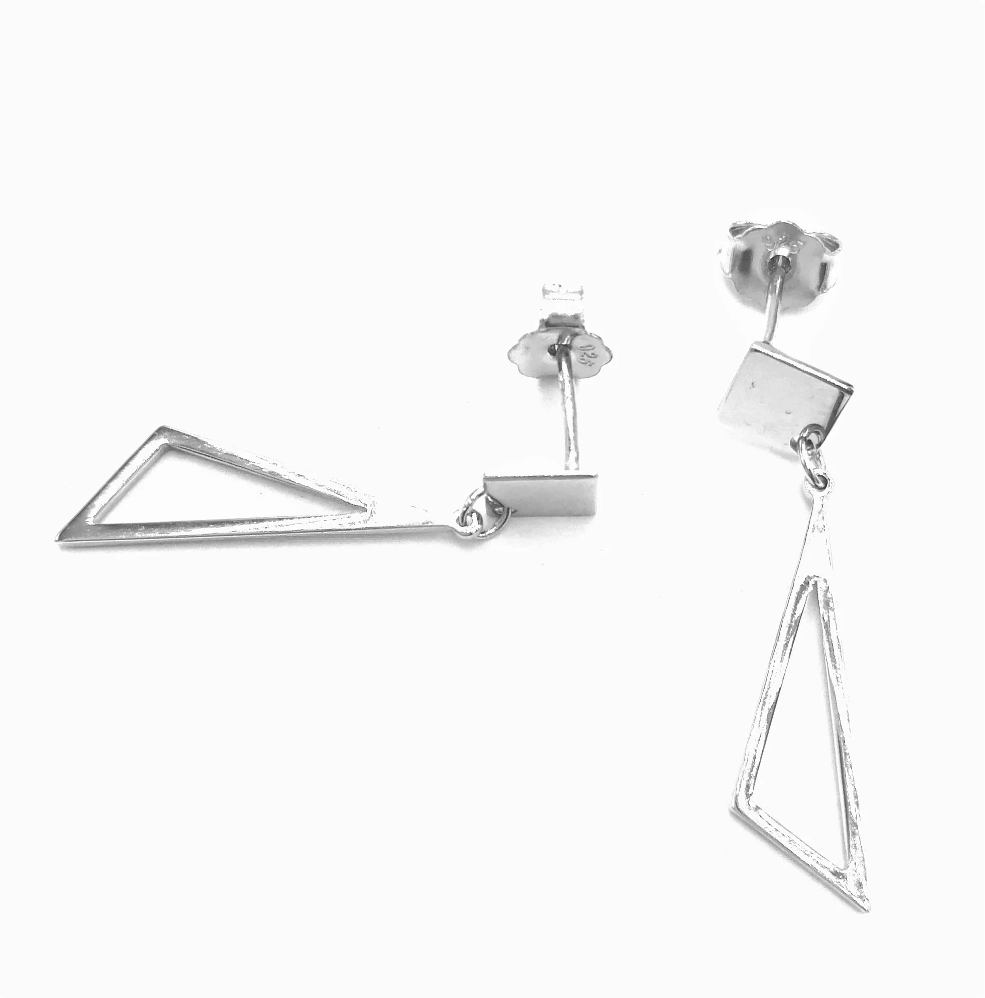 BOUCLES D'OREILLES EN ARGENT TRIANGLE PENDANT - Image 3