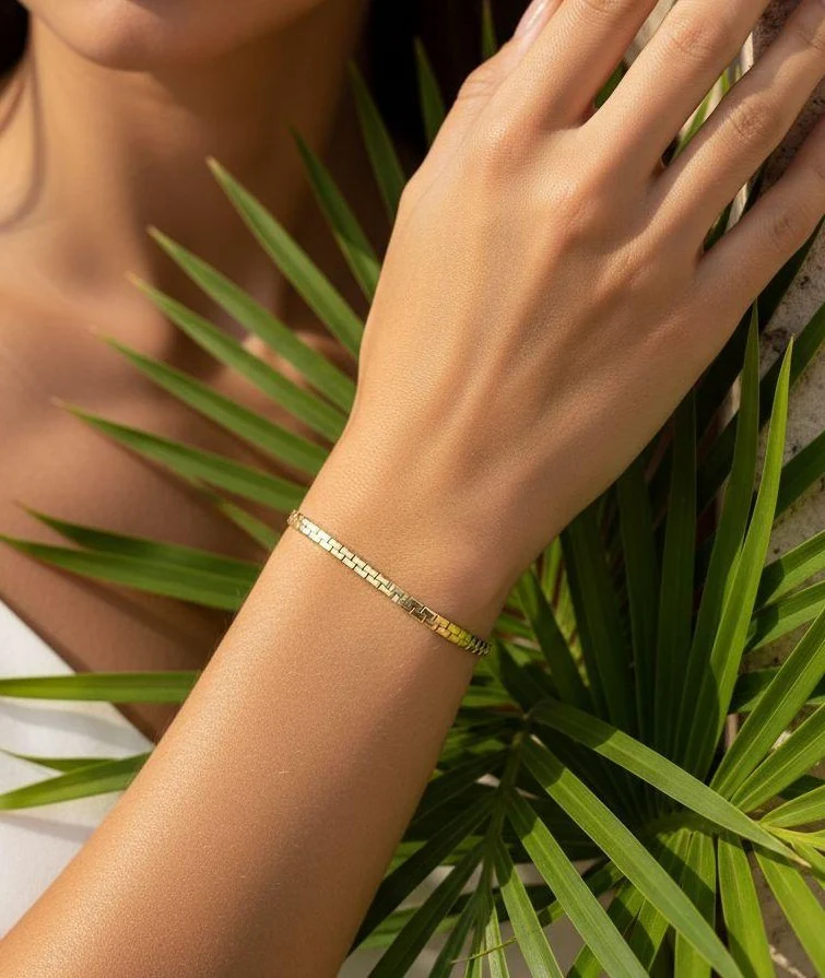BRACELET EN ACIER DORE PLAT STRIEES - Image 2