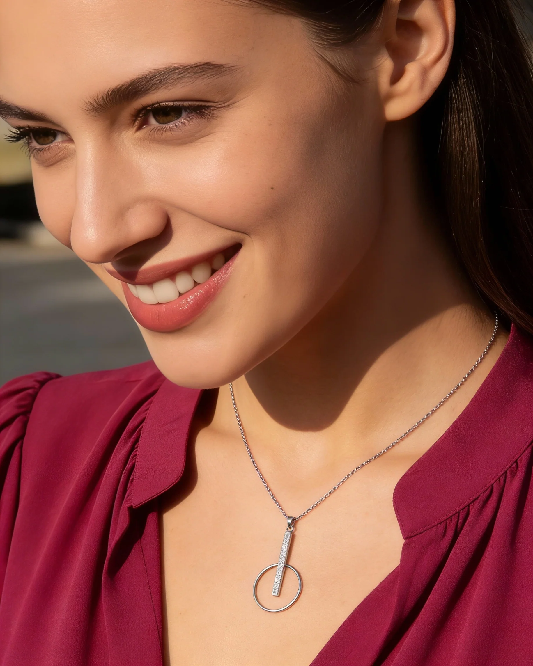 COLLIER EN ARGENT PENDENTIF BARRE AVEC STRASS ET CERCLE - Image 2