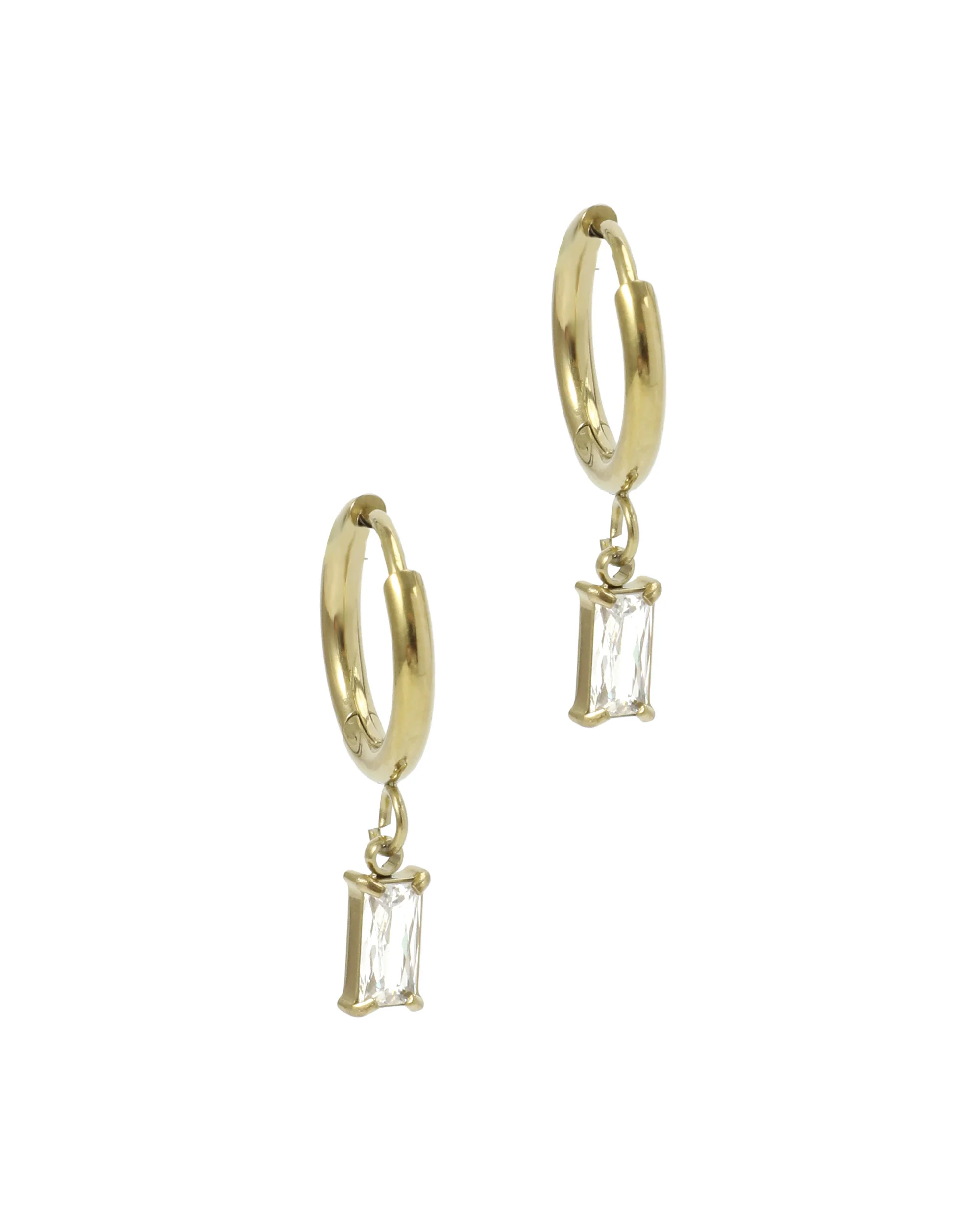 CREOLES EN ACIER DORE AVEC ZIRCONIUM RECTANGULAIRE